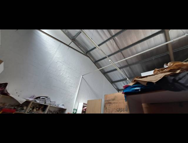231M² WAREHOUSE FOR SALE IN UMGENI BUSINESS PARK